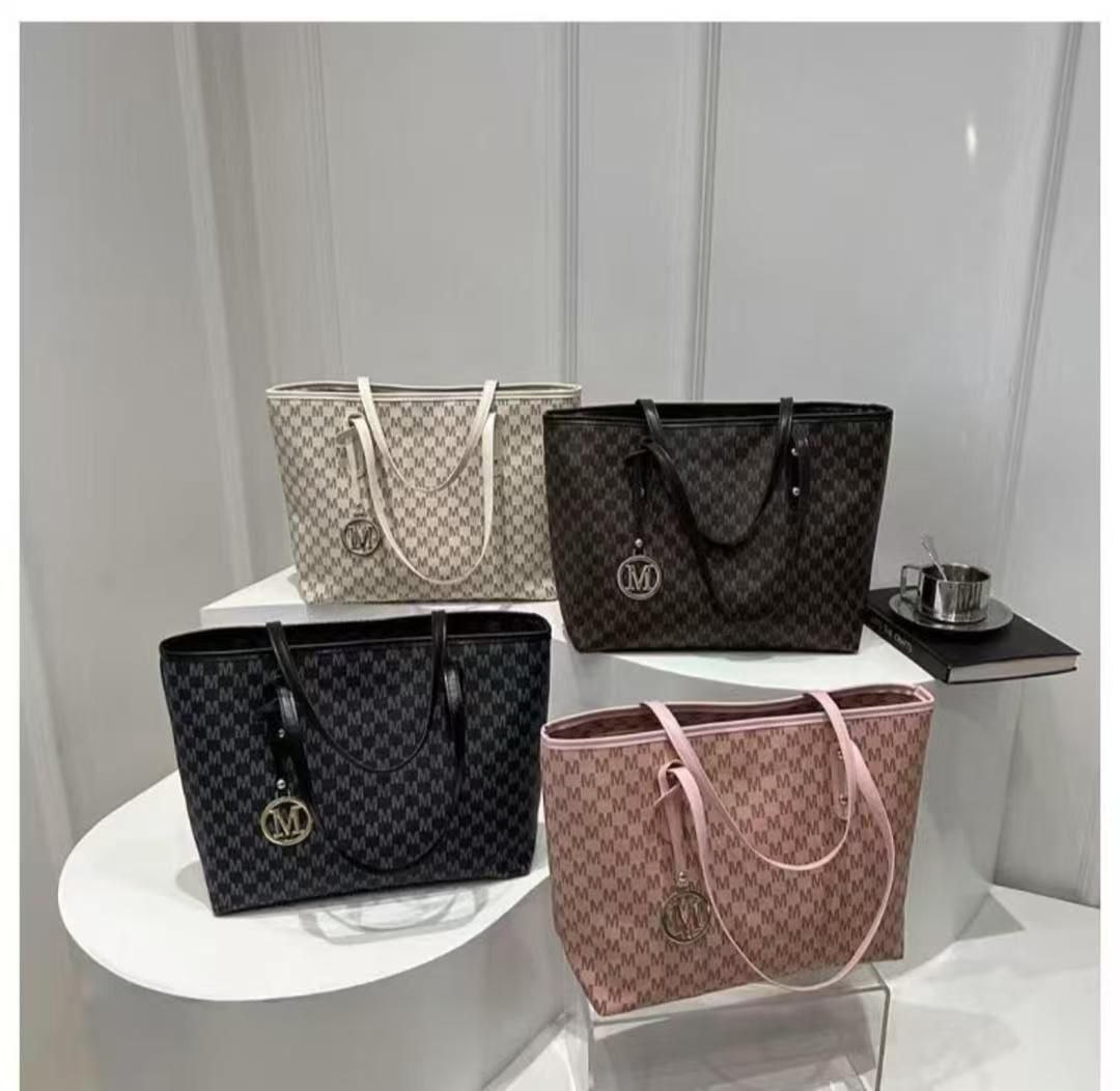 M logo Bag