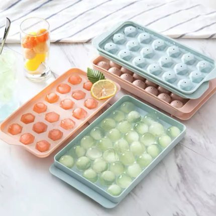 Ice cube maker