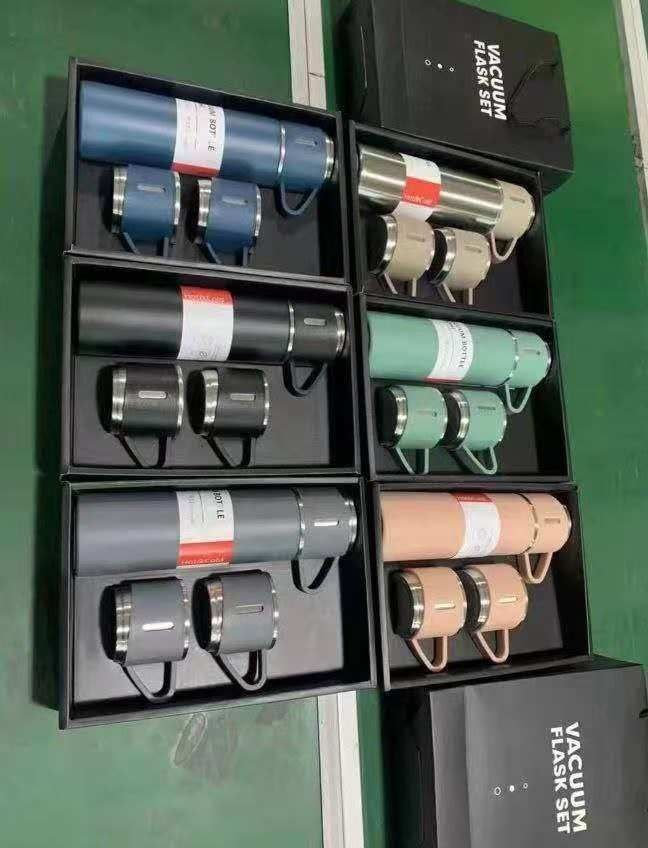 Vacuum flask