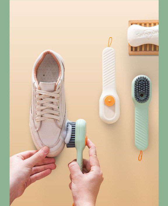 Shoe brush