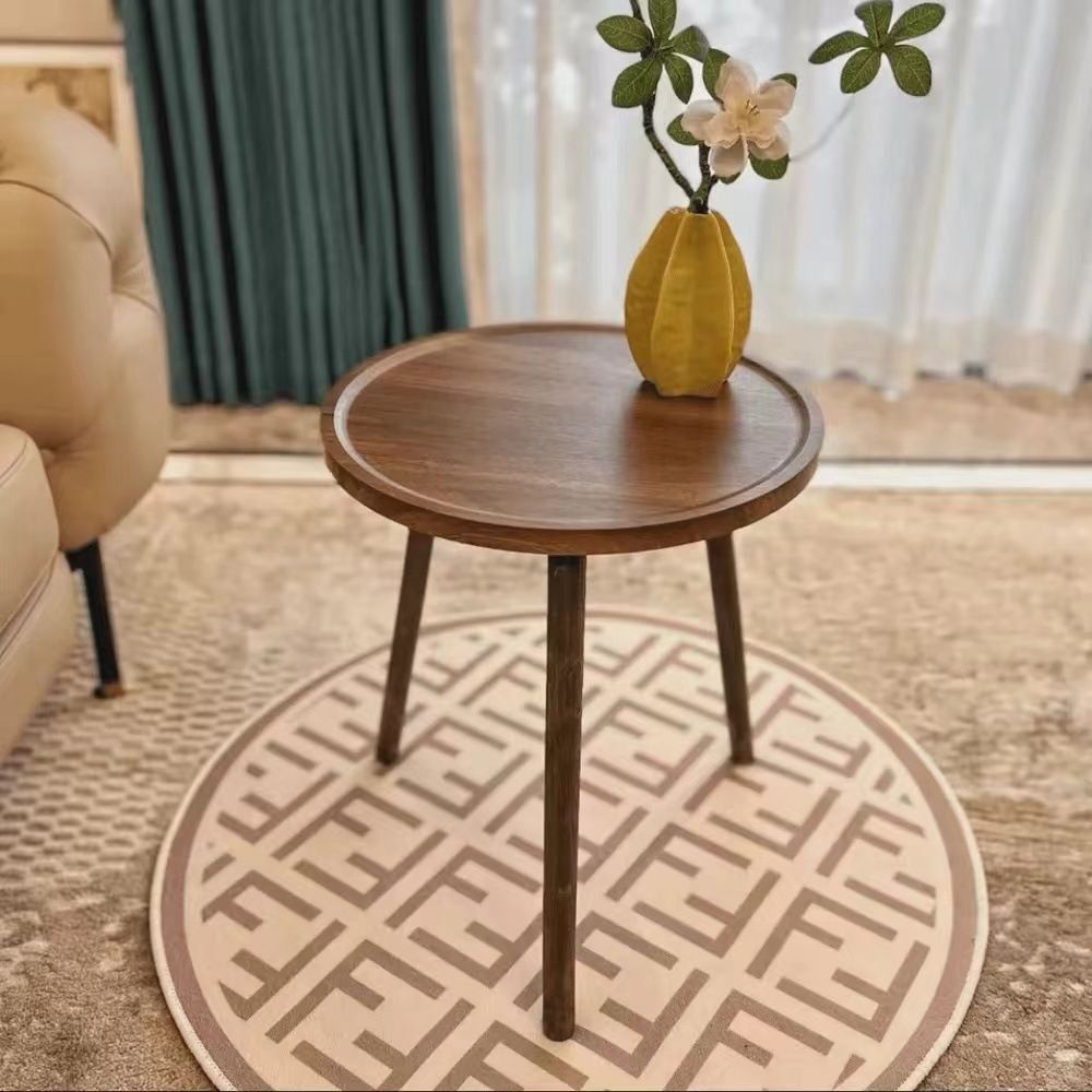 Vase table